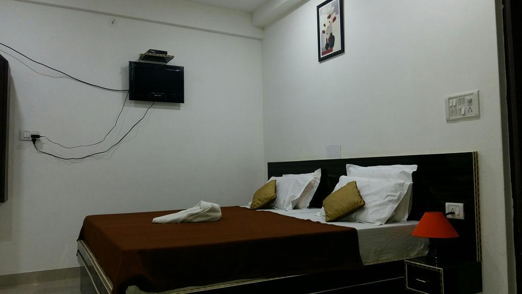 Hotel Safari Агра Экстерьер фото