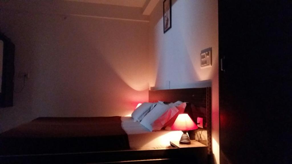 Hotel Safari Агра Экстерьер фото