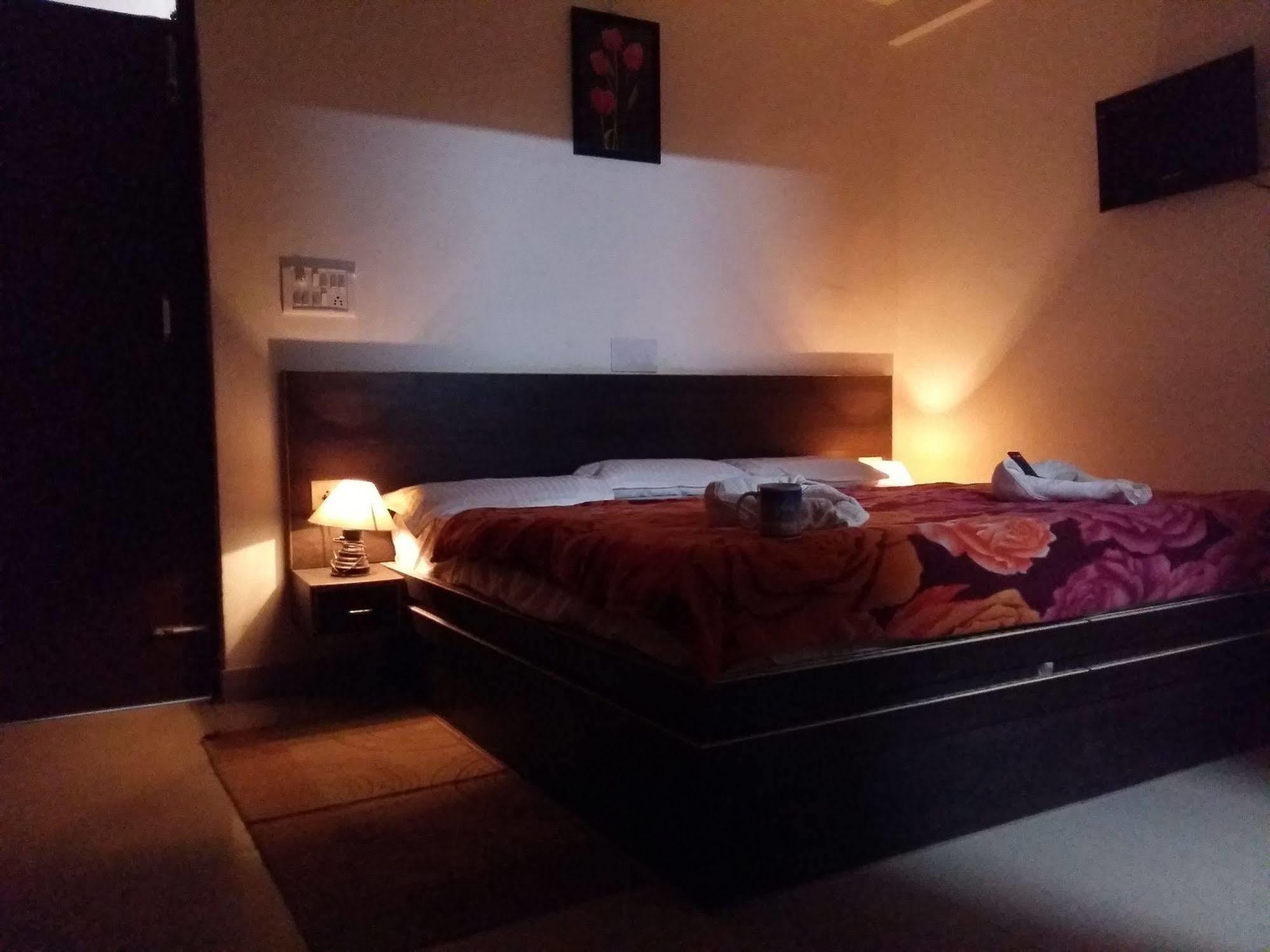 Hotel Safari Агра Экстерьер фото