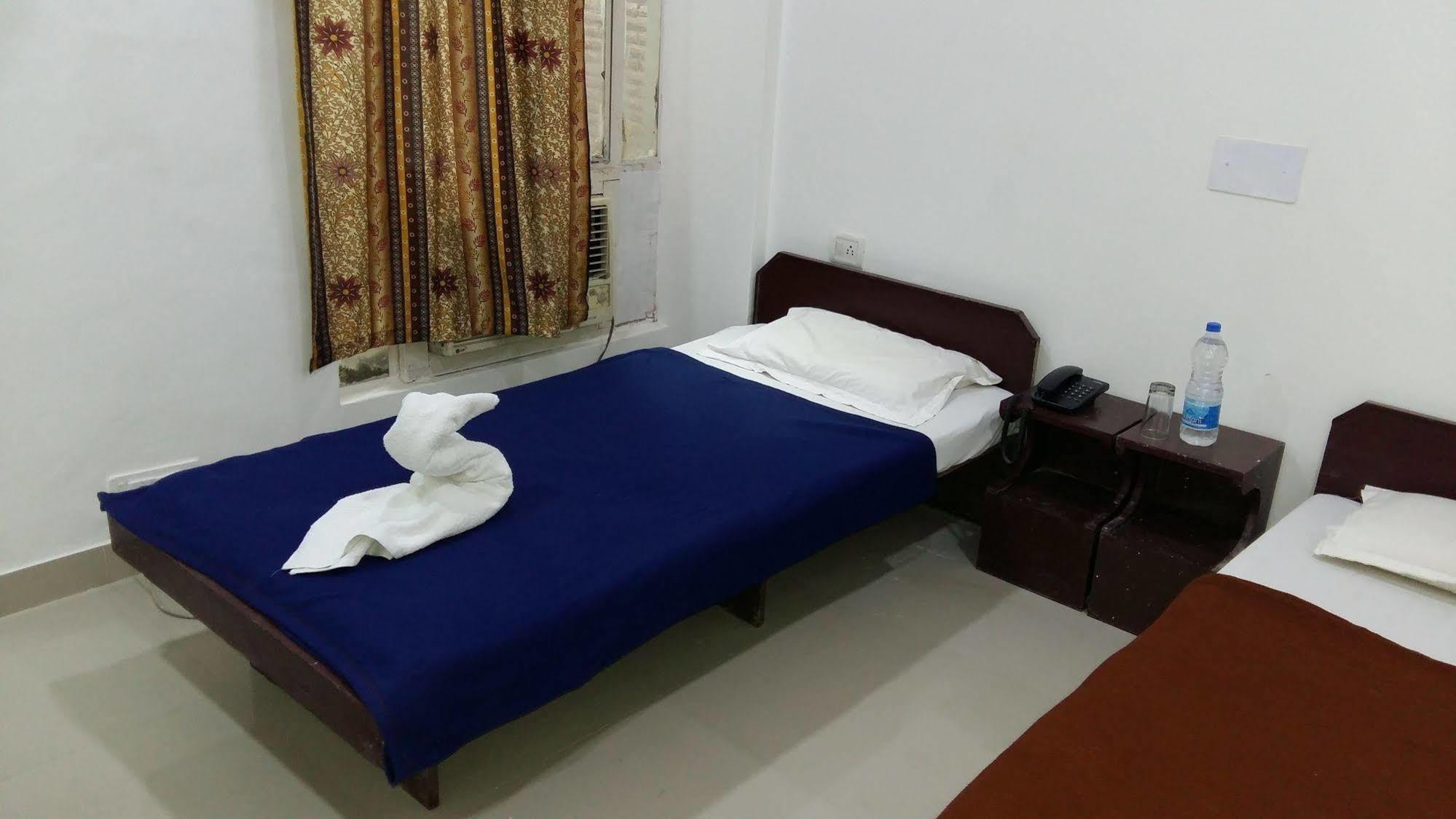 Hotel Safari Агра Экстерьер фото